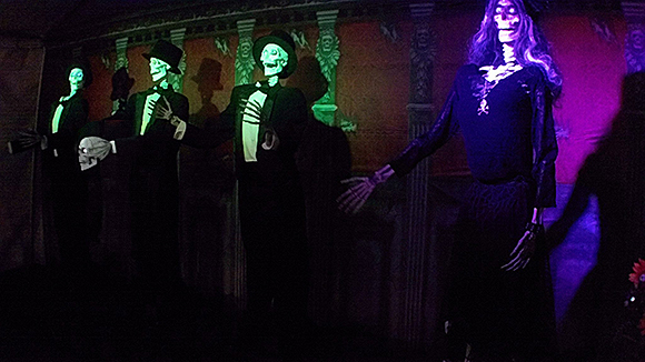 Sindy Skinless Live at Spookyville